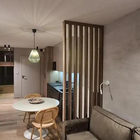 Apartment Zurawia 18 *