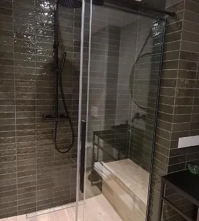 Lägenhet Zurawia 18