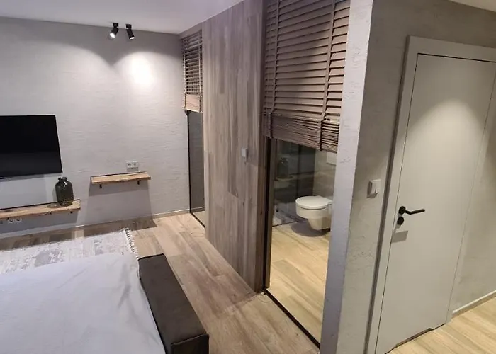 Apartament żurawia 18 *